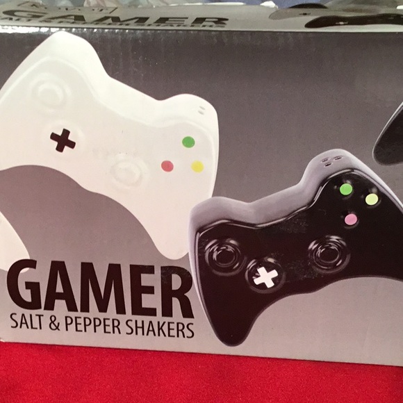 Other - ........Ceramic Salt and pepper shakers